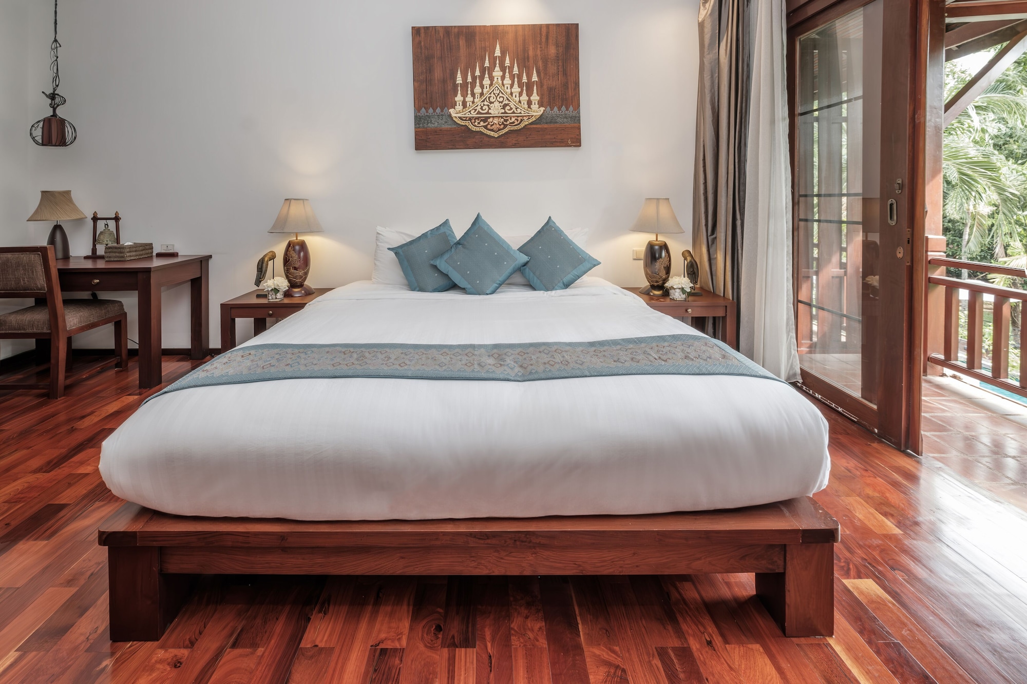 DELUXE, SUITE, KING BED, BALCONY