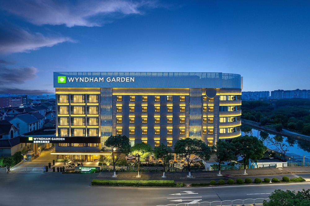 Vienna International Hotel Shanghai Pudong Huinan 1/50