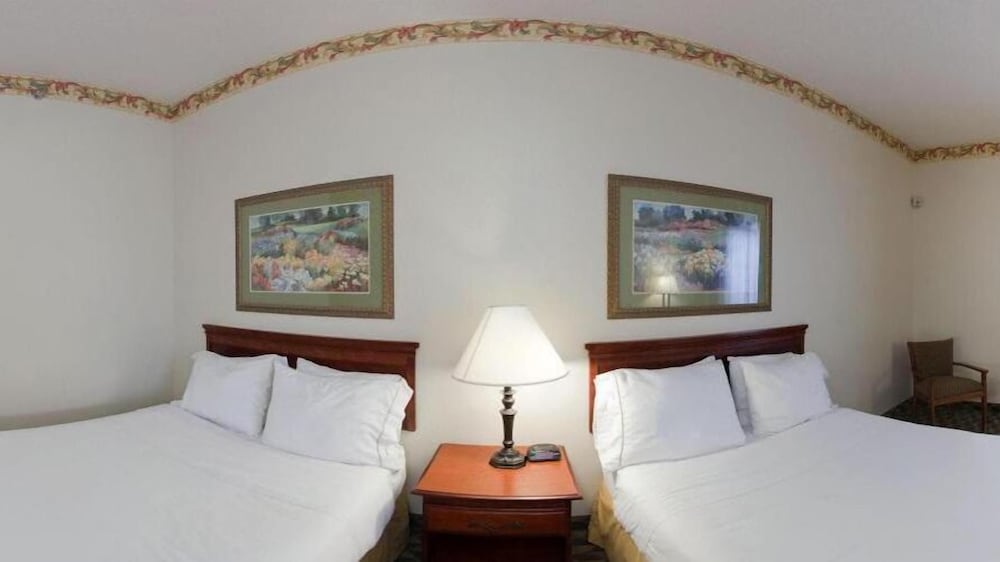 Holiday Inn Express Hotel Suites Laurinburg 20/40