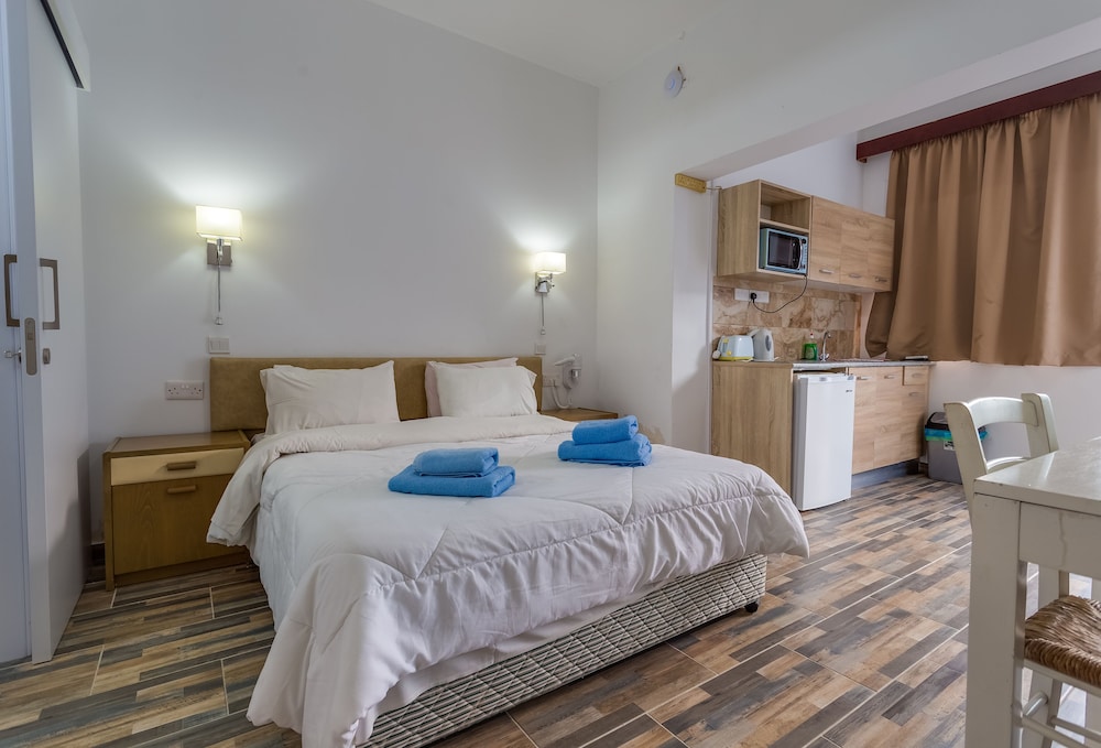 Antonis G Hotel Apartments 9/50
