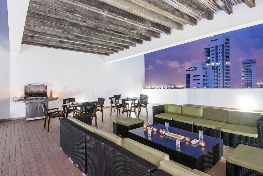 Travelers Suites Orange Cartagena 27/38