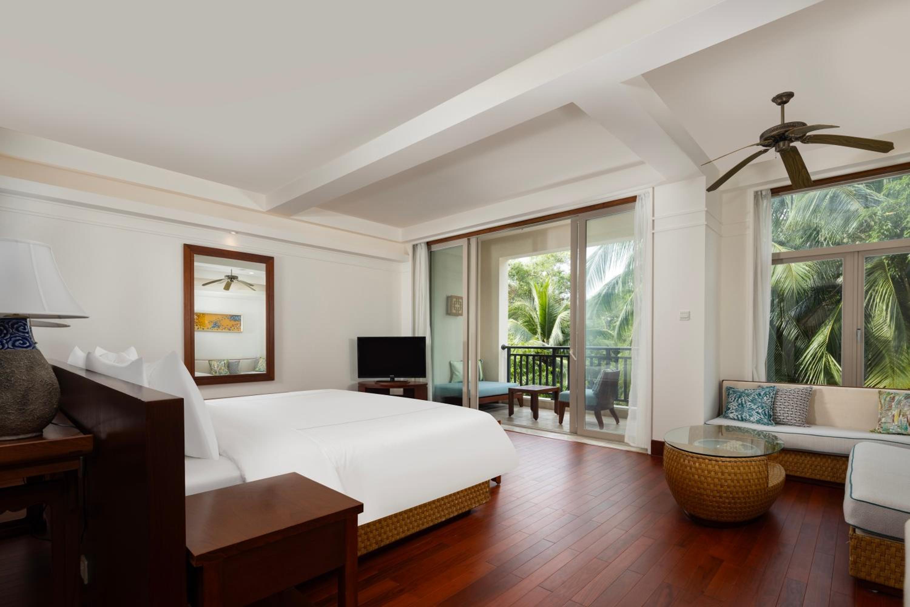 SWISS SELECT, KING BED