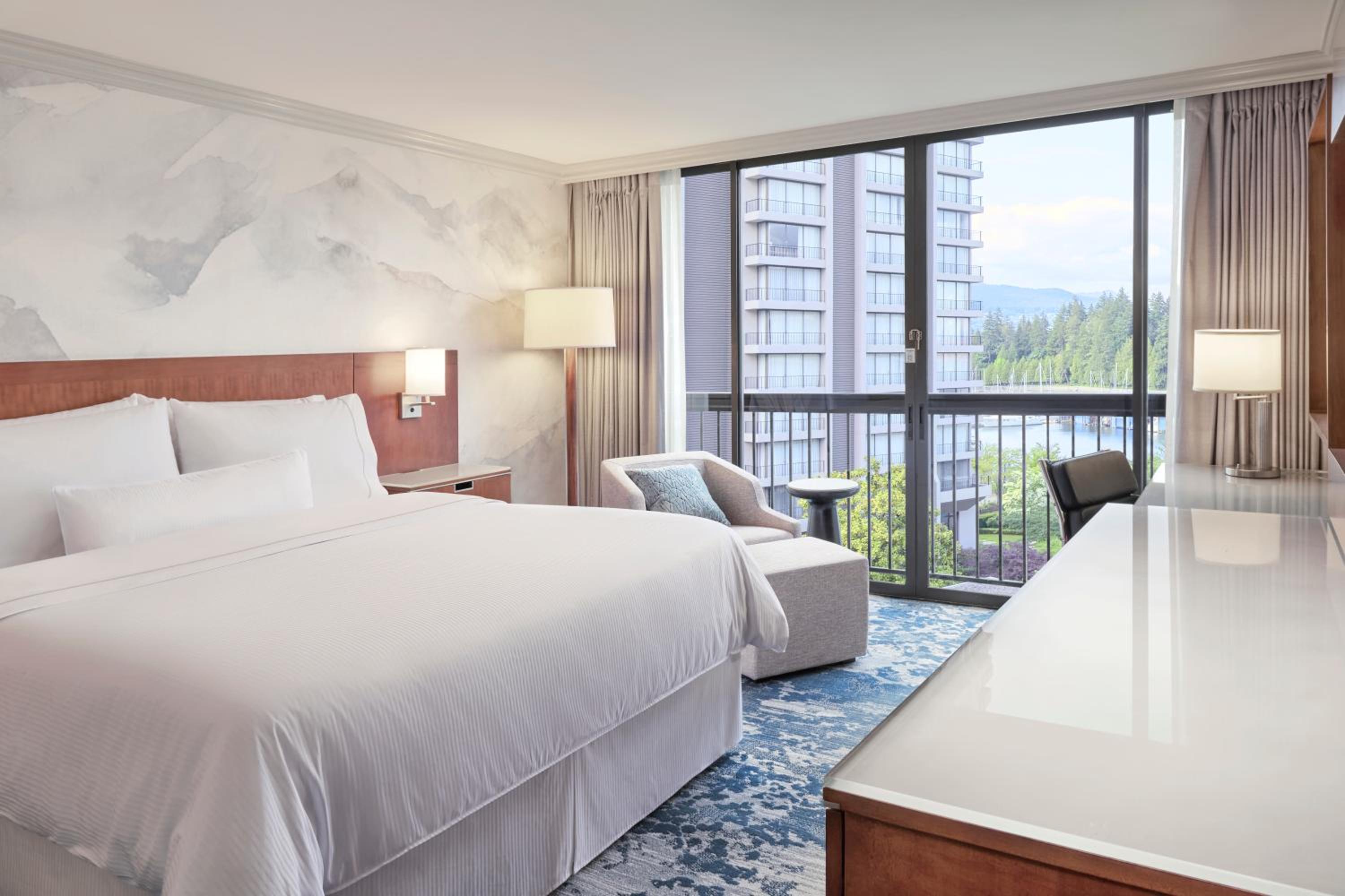 1 Bedroom, Lanai, Harbor, Suite, King Bed, Mountain View, Sofa