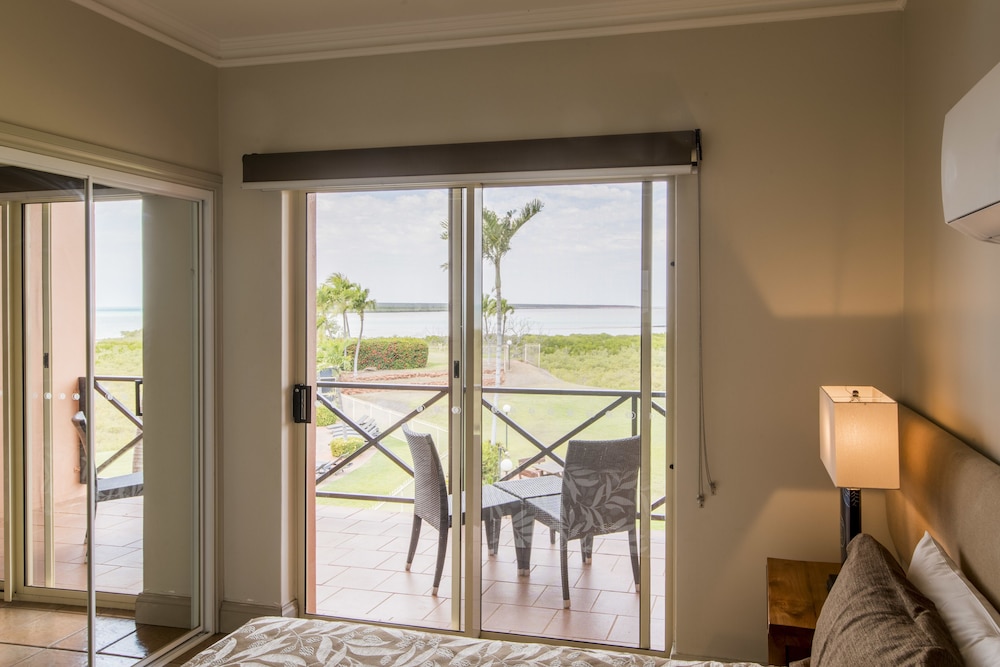 Moonlight Bay Suites 18/41