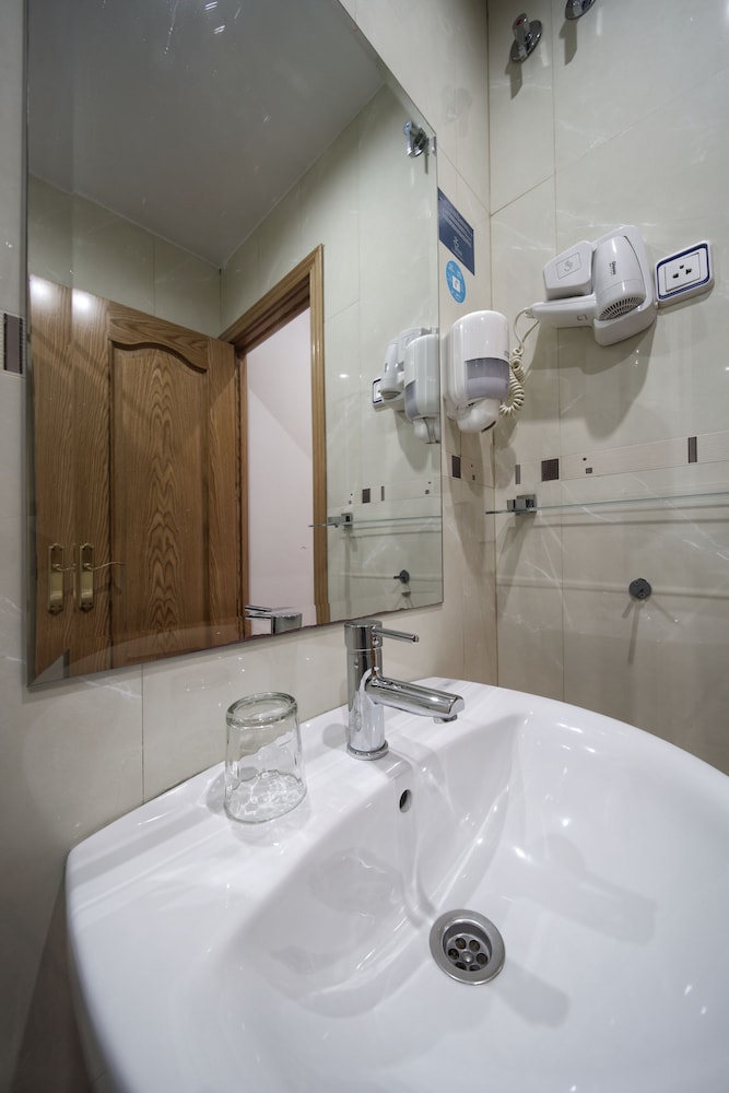 غرفة خارجية كومفورت بسرير مزدوج بحمام خاص، Hostal Las Fuentes 3/4