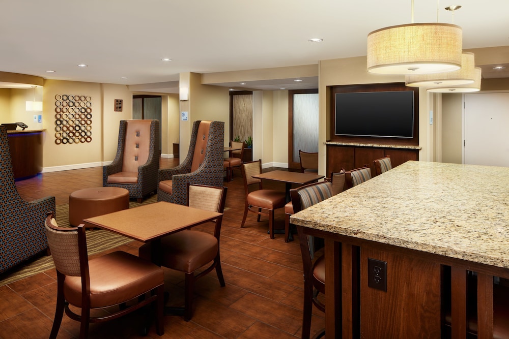 Holiday Inn Express Tifton 48/56