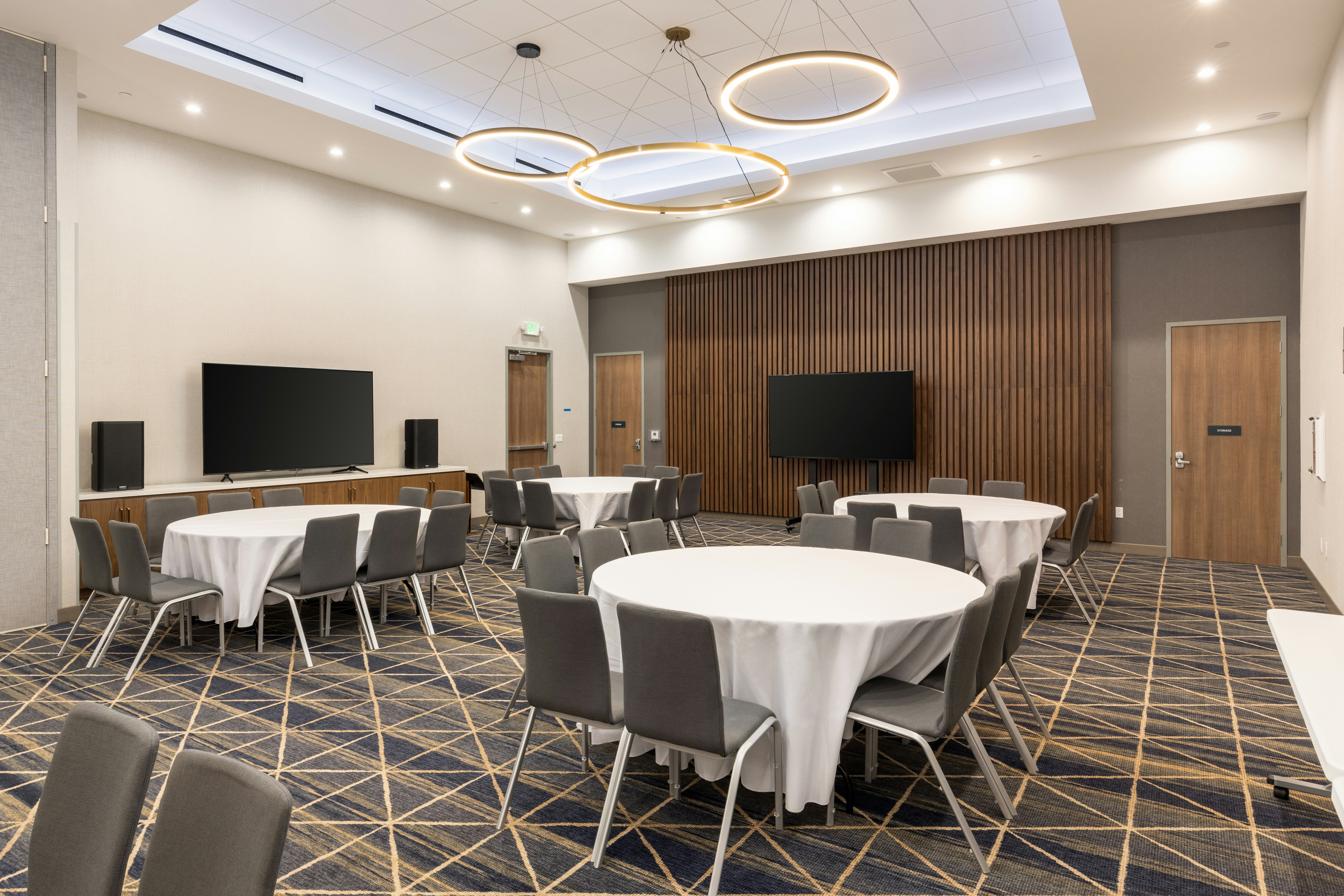 Holiday Inn & Suites Monterey Park Los Angeles, an IHG Hotel 37/50