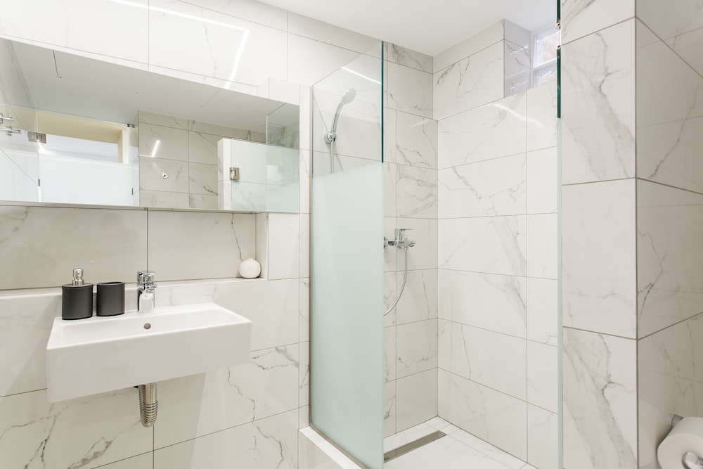 Greece U Around Athens Thissio Suites 44/50