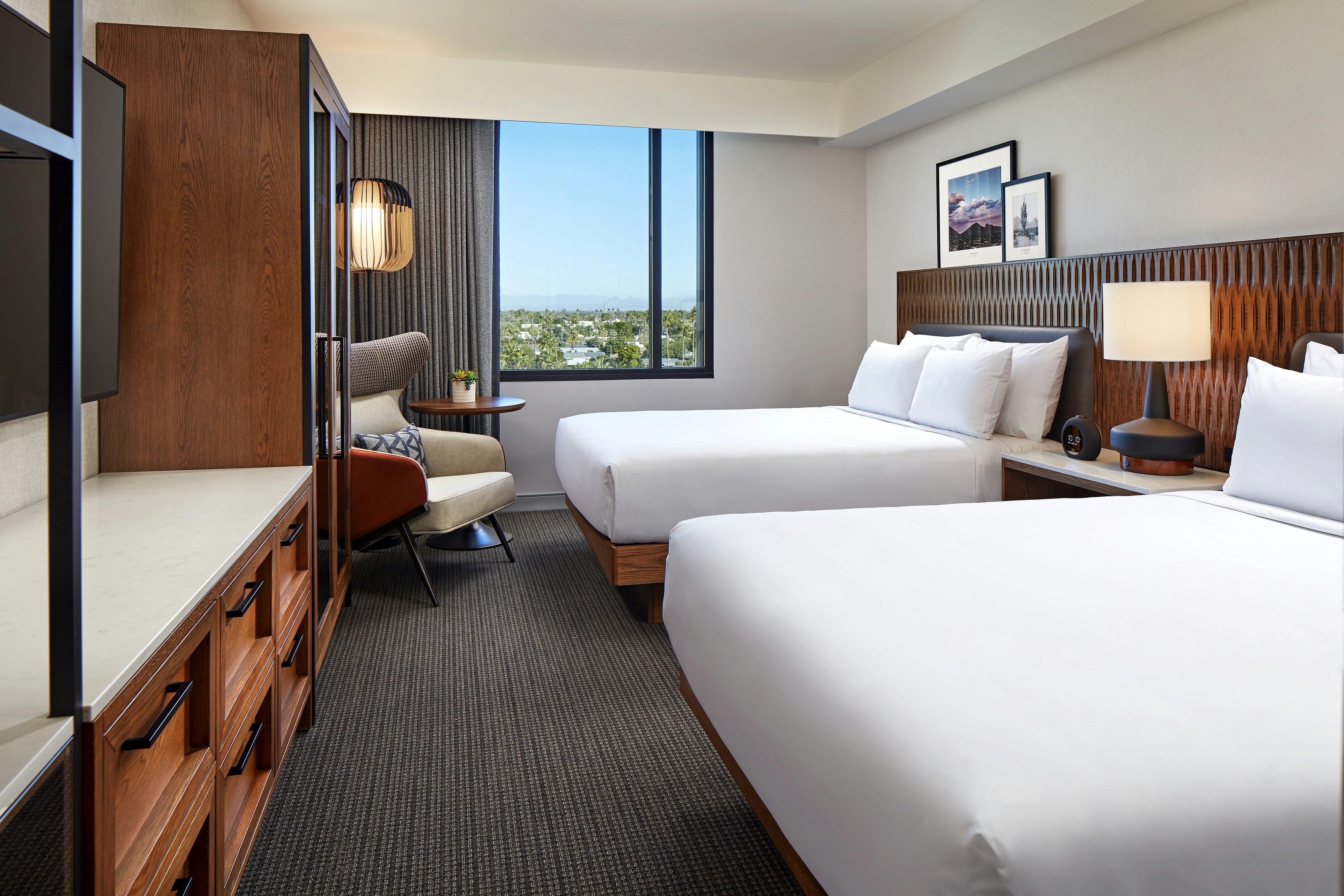 VANTAGE, 2 QUEEN BEDS