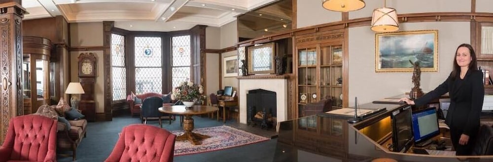 Regency Hotel 22/37