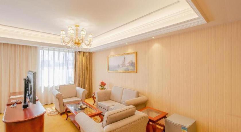 Vienna Hotel (Zhongshan Guzhen Lighting Expo Center) 39/60