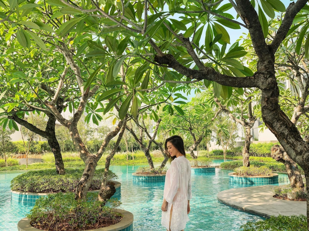 Swissotel Jakarta PIK Avenue 72/75
