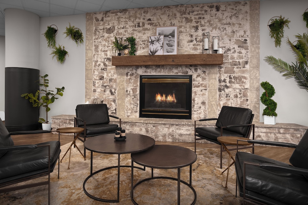 The Suites Hotel at Waterfront Plaza 33/50