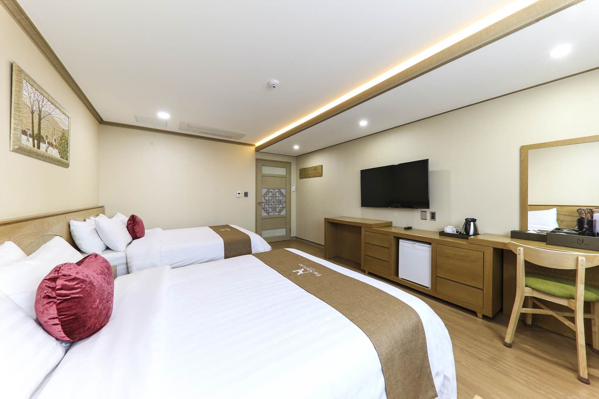 DELUXE, TWIN BEDS