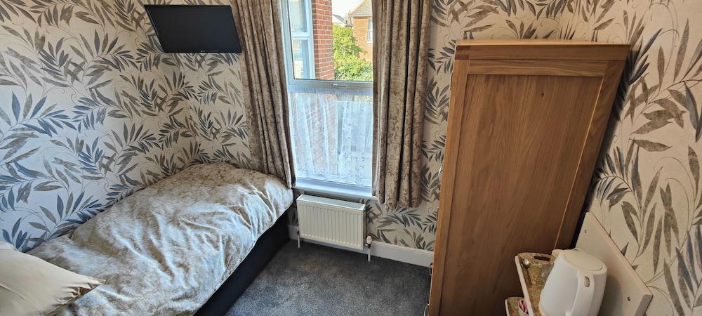 Brooke House 26/44