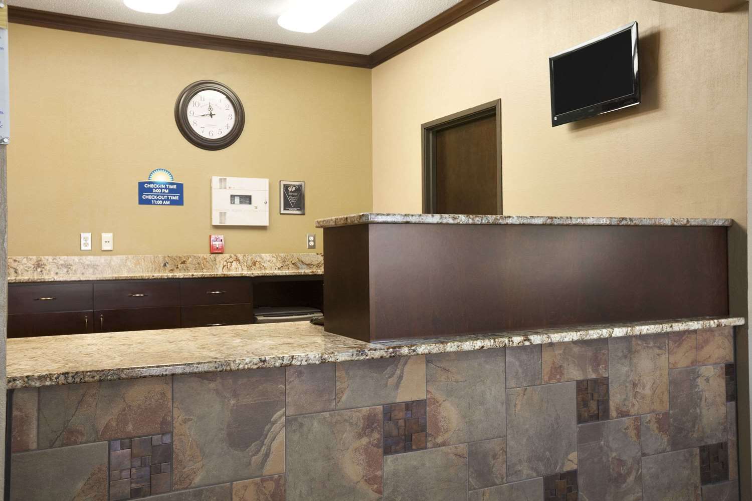 Days Inn by Wyndham Grand Forks Columbia Mall 3/10