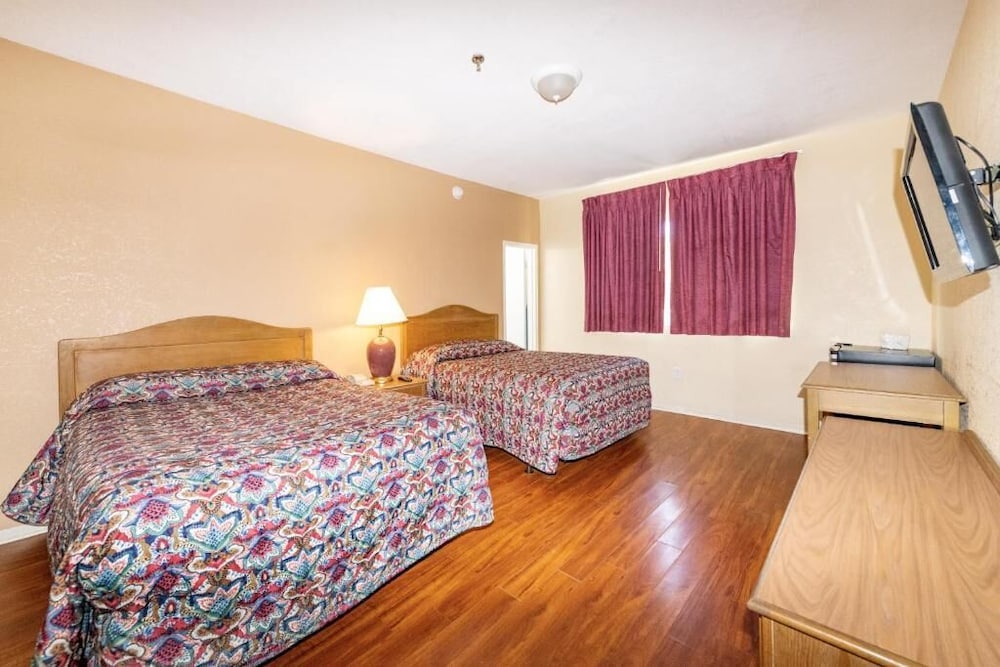 DELUXE, DOUBLE BED
