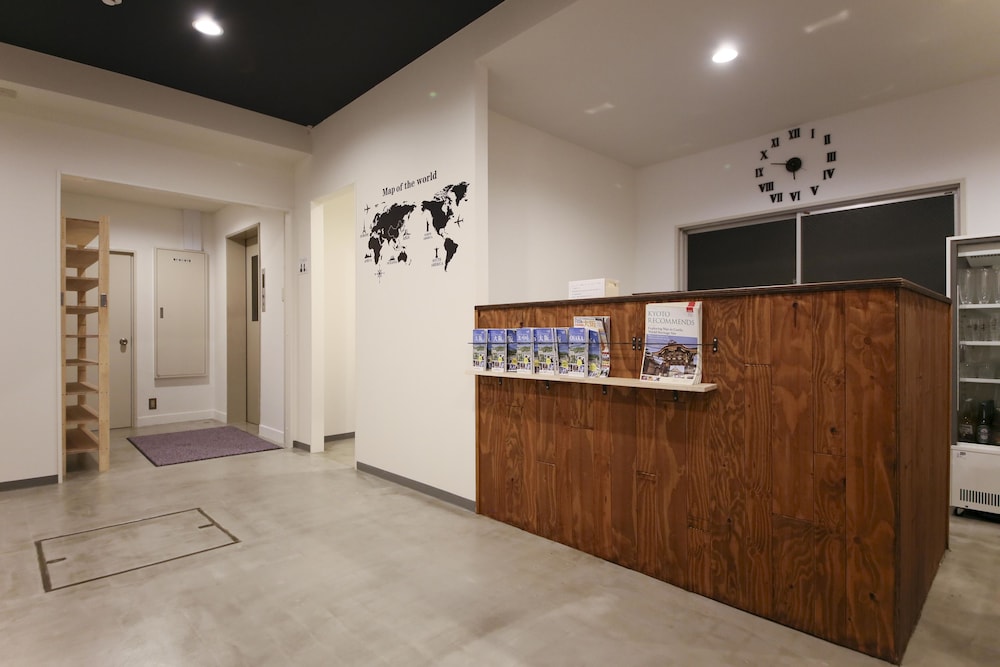 Roots Hostel 5/59