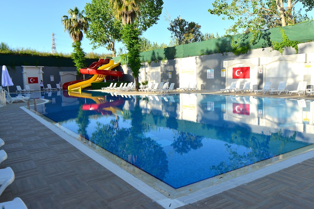 Q Ella Beach Hotel 67/71