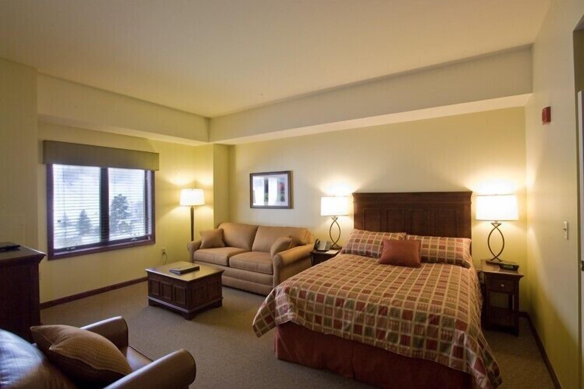 Slope, Deluxe, Queen Bed, Sofa