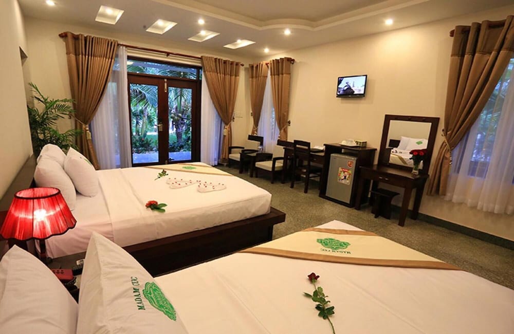 Saigon Emerald Resort 26/72