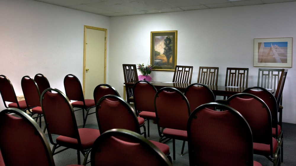 Fort Marcy Hotel Suites 39/50