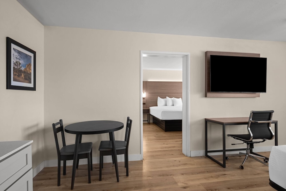 Travelodge by Wyndham Imperial/El Centro 38/48