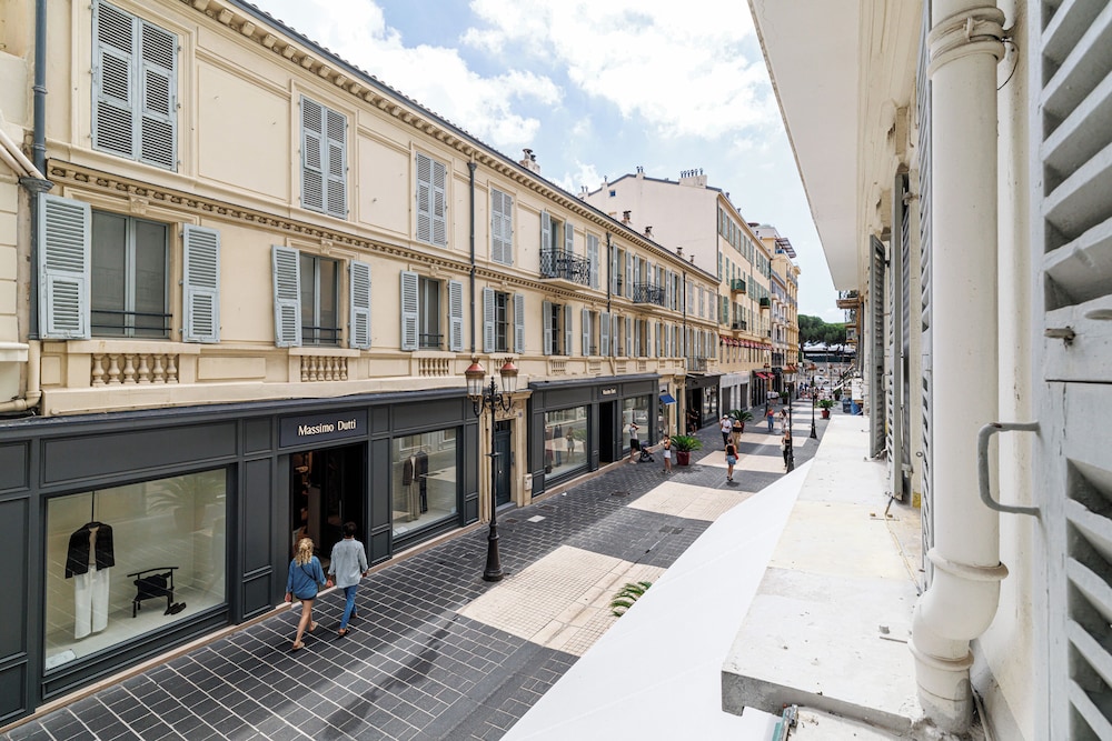 Le Dortoir Multi Storey Luxury Suites 44/50