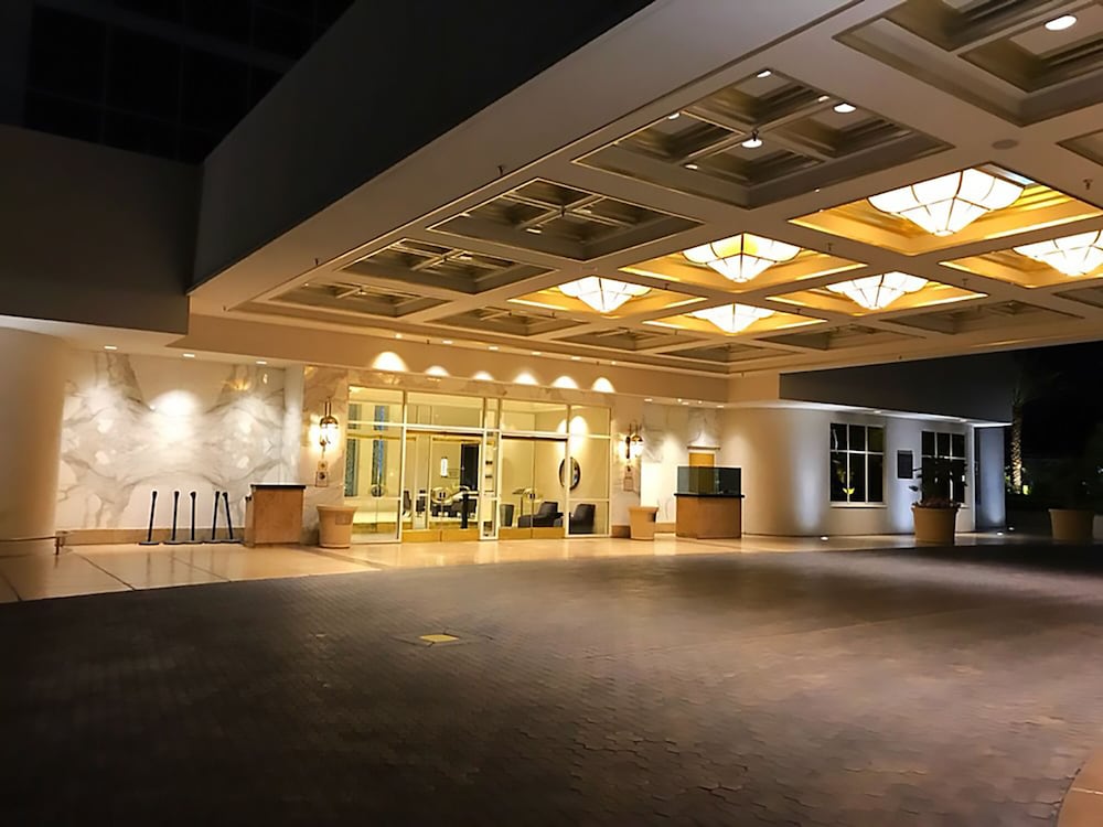 Signature Affordable Luxury Hotel 19/24