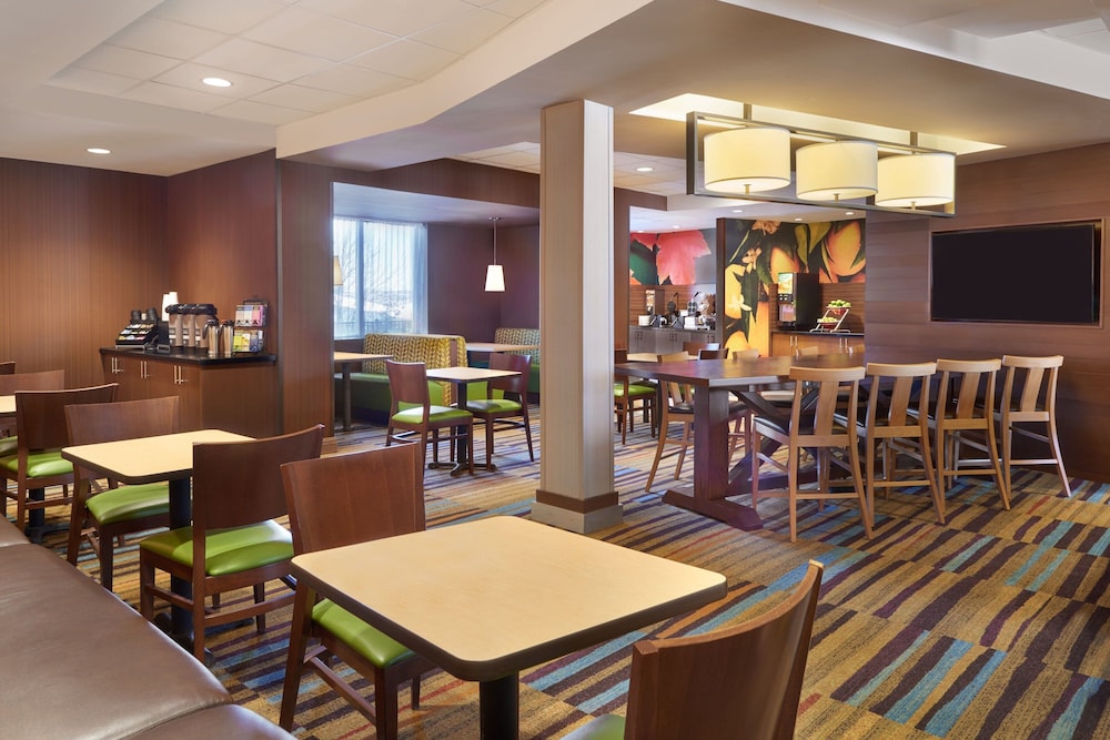 Fairfield Inn and Suites Barrie 19/28