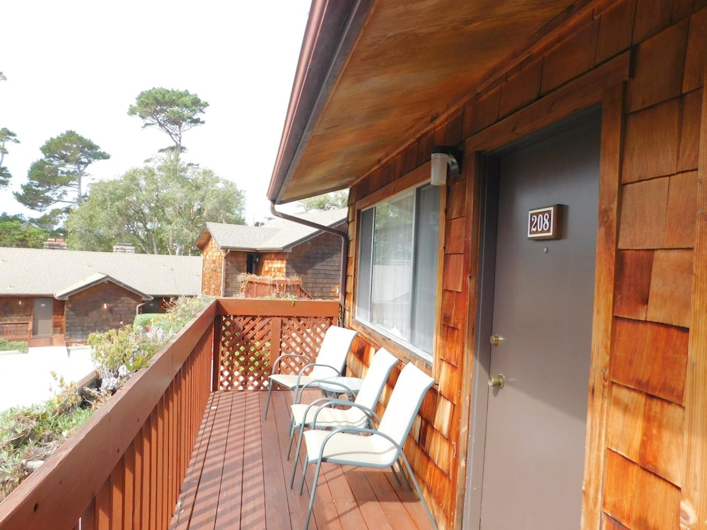 Pacific Gardens Inn 12/64