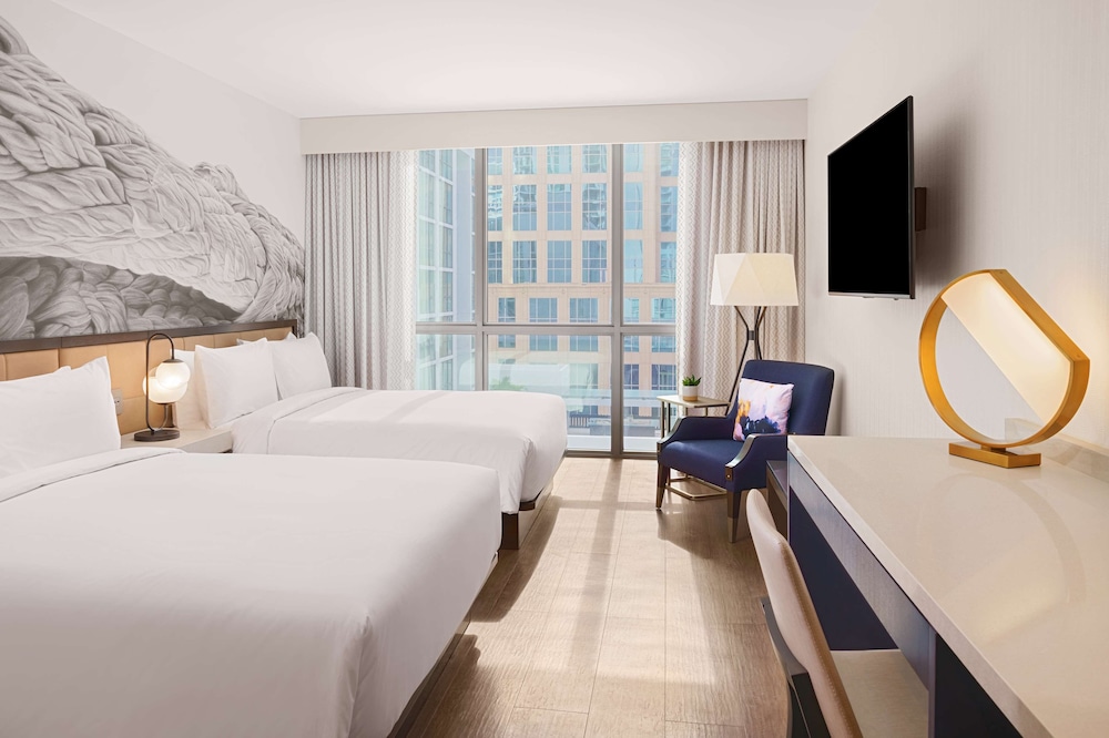 ROOM, 2 QUEEN BEDS, SKYLINE VIEW