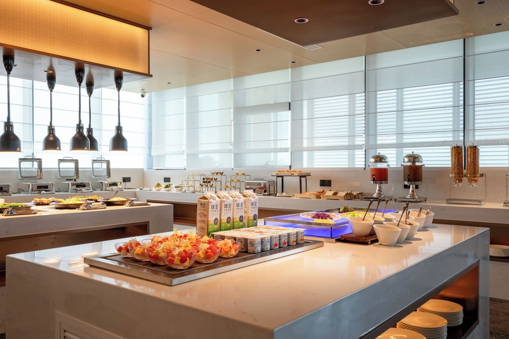 Days Inn by Wyndham Zhuhai Gongbei Port 36/41