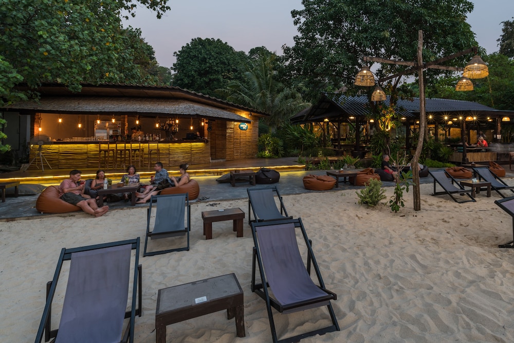 Siam Beach Resort Koh Kood 8/57