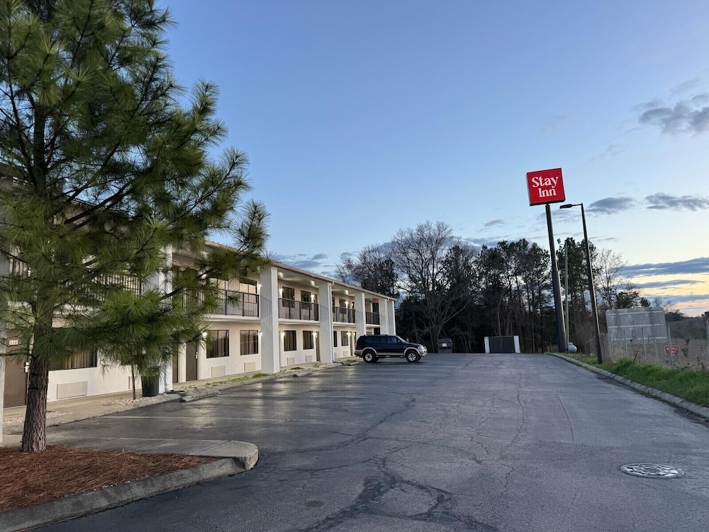 Super 8 by Wyndham Kannapolis 25/33