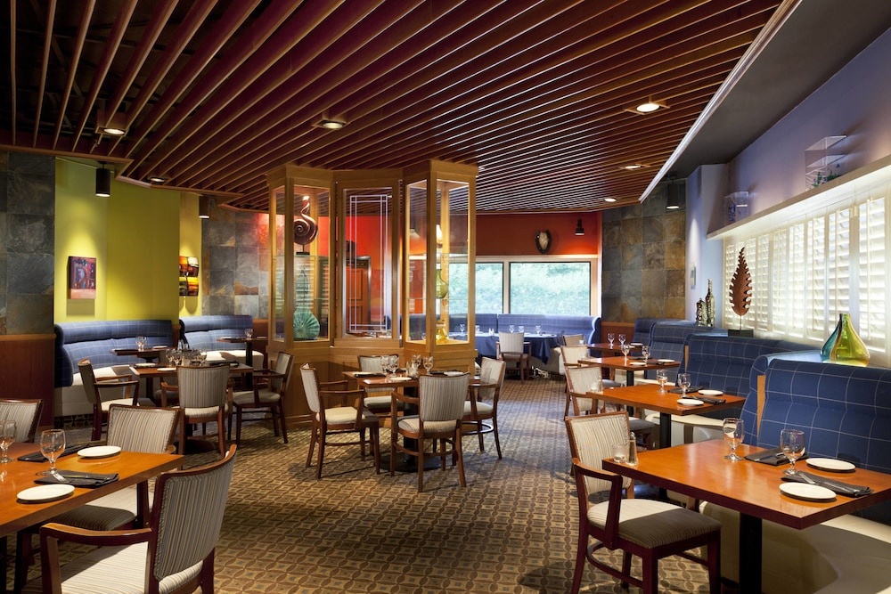 Four Points by Sheraton Bakersfield 18/24