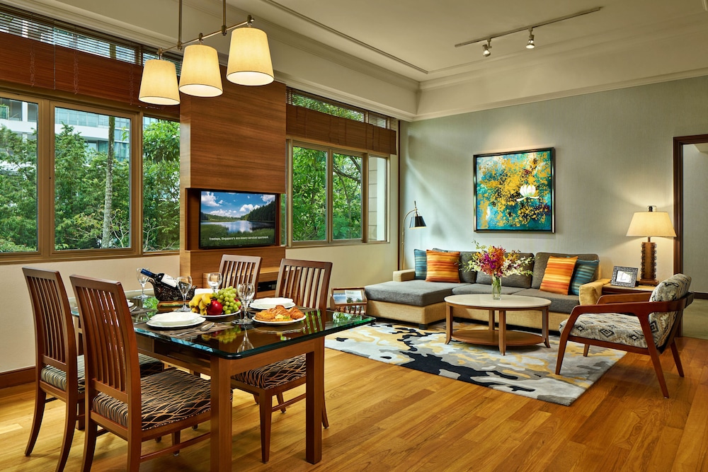 TREETOPS EXECUTIVE RESIDENCES 34/71