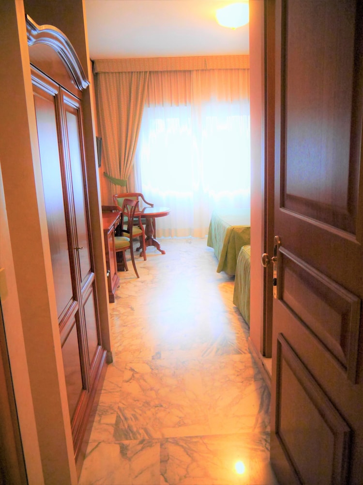 Hotel San Pietro 30/50