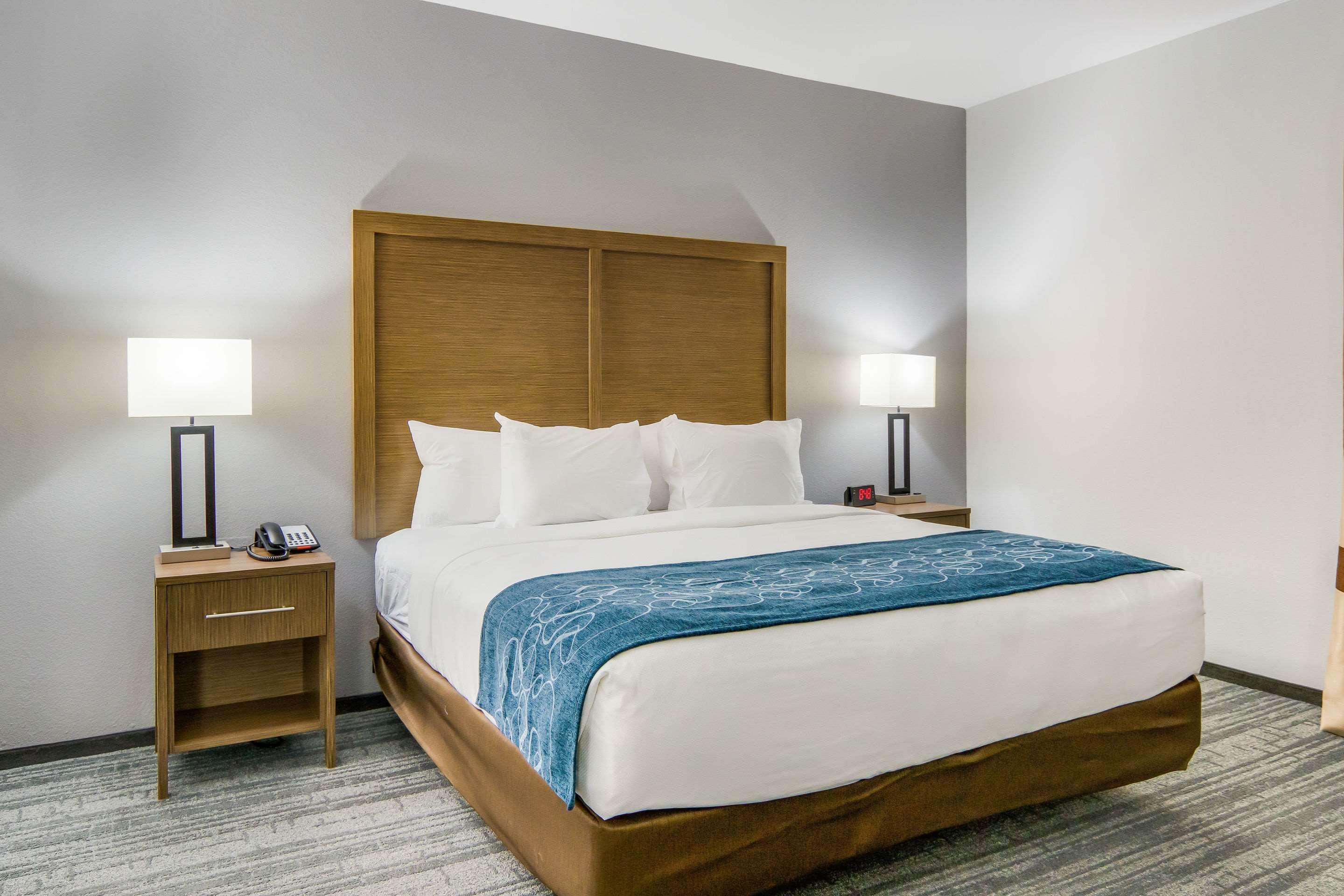UPGRADE, SUITE, KING BED