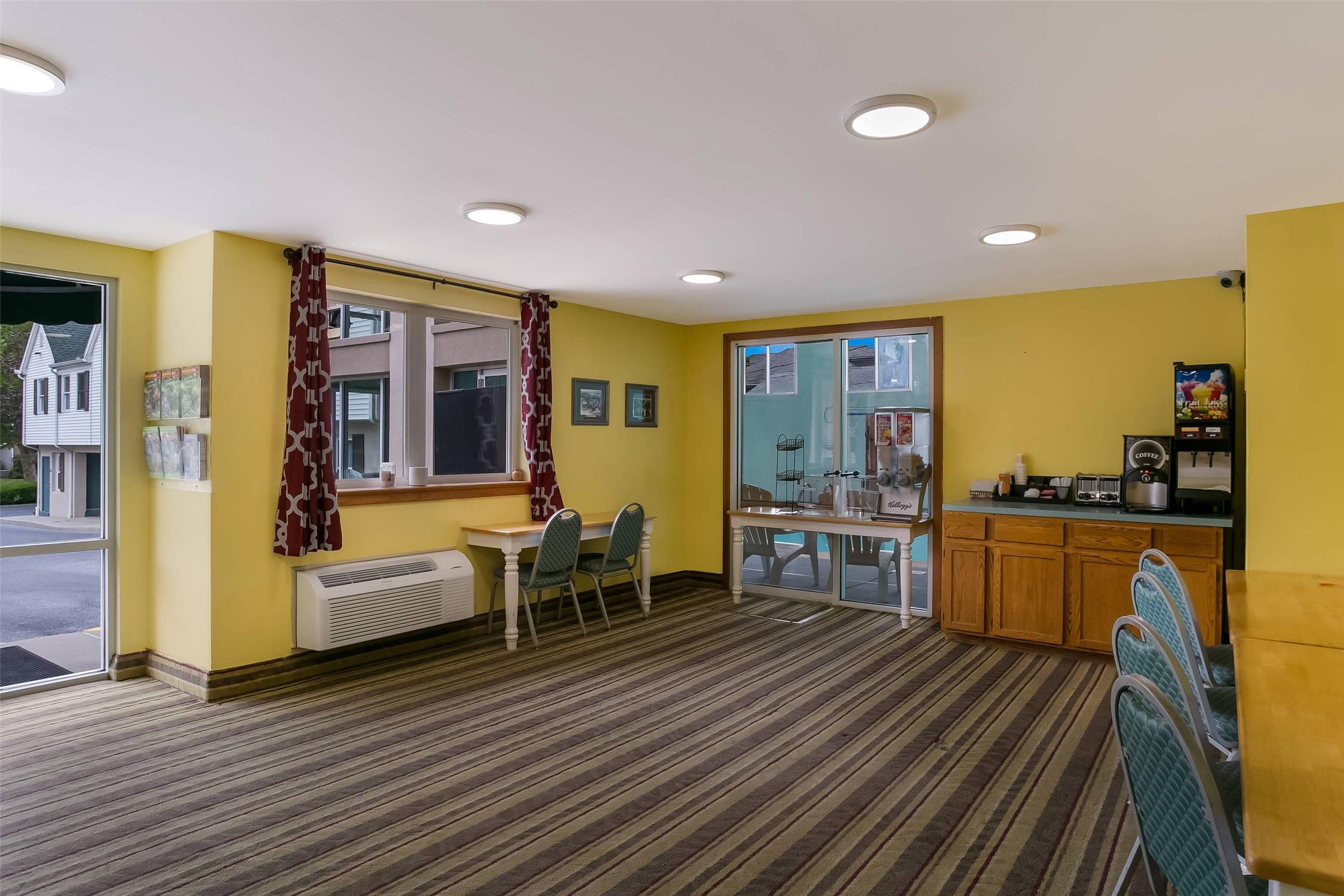 Rodeway Inn and Suites Hershey Chocolate Avenue 3/17