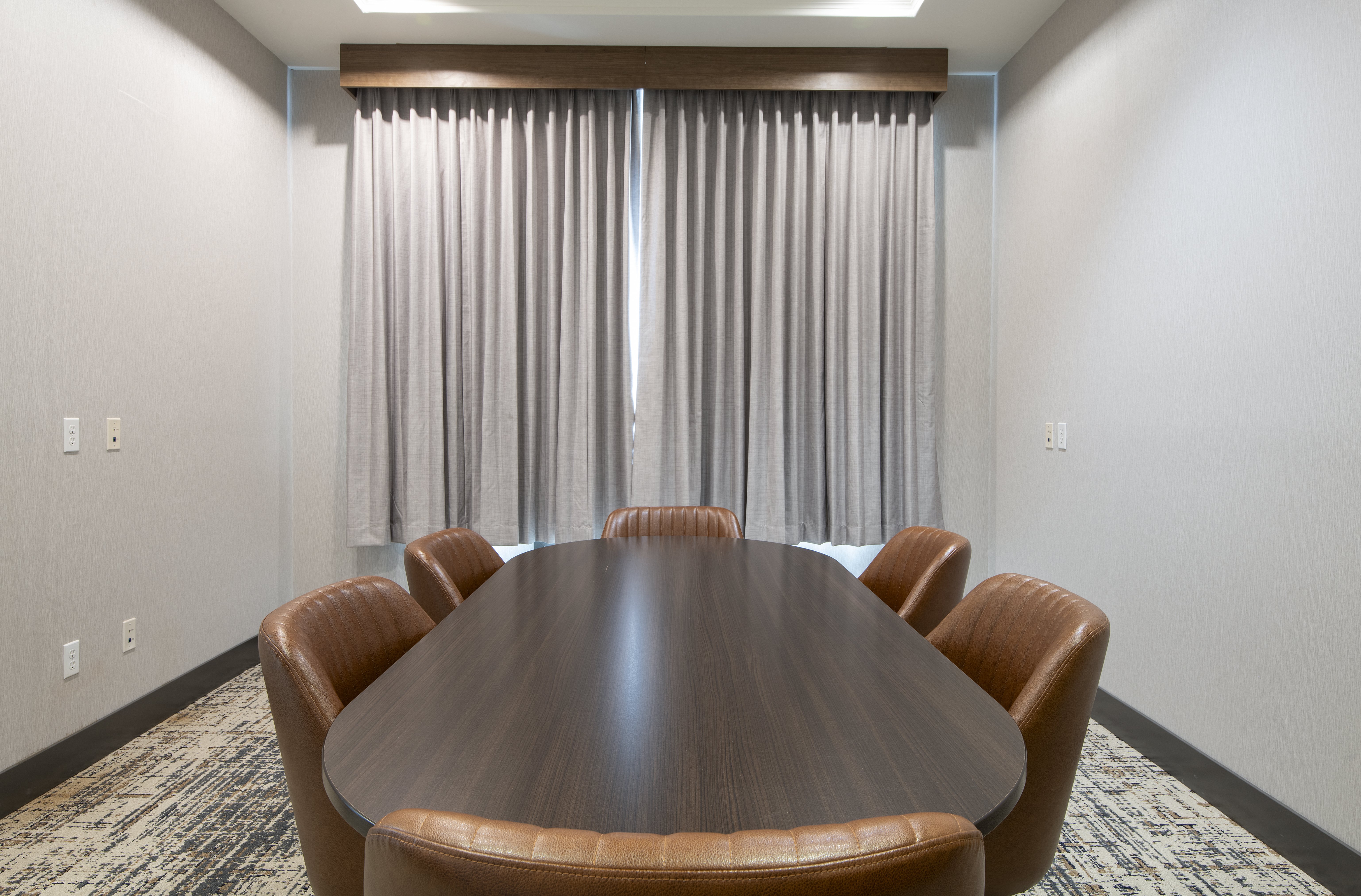Holiday Inn Hotel Suites Kamloops 58/72