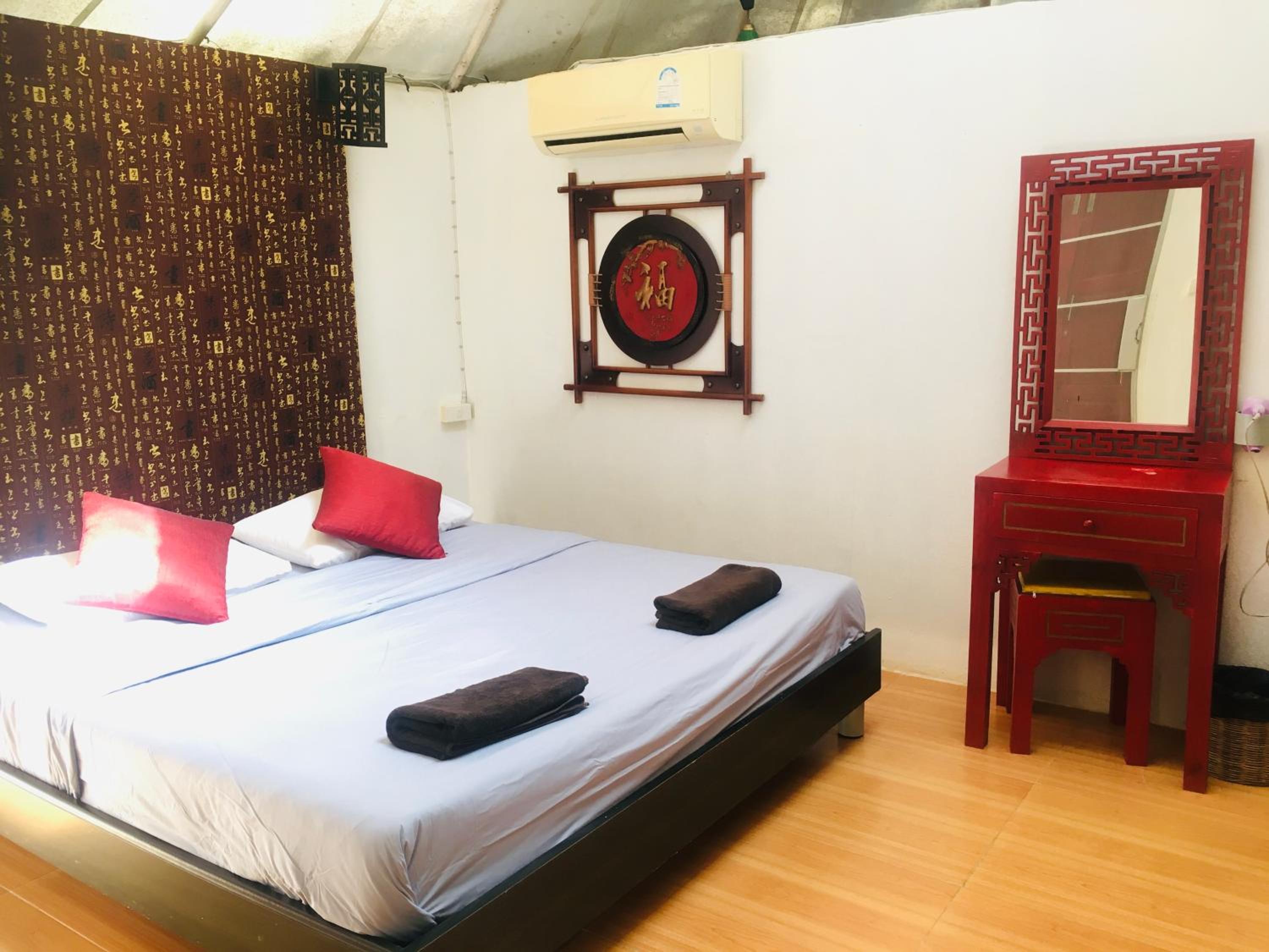 Bungalow, Double Bed