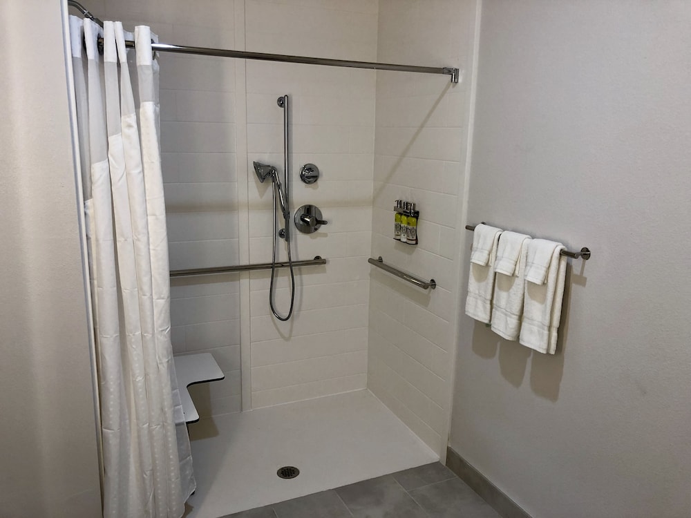 DoubleTree by Hilton Houston Westchase 12/39