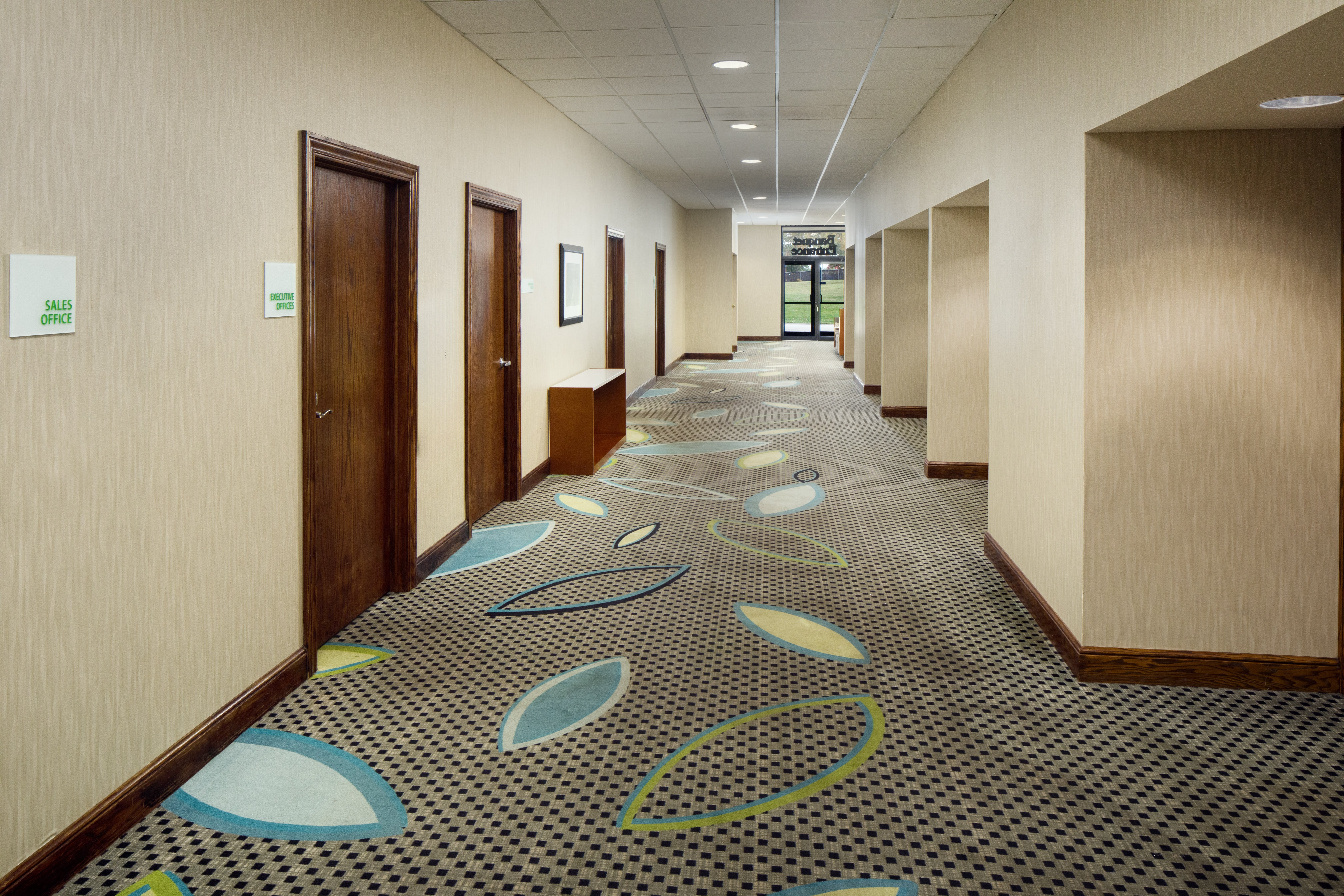 Holiday Inn Weirton Steubenville Area an IHG Hotel 8/78