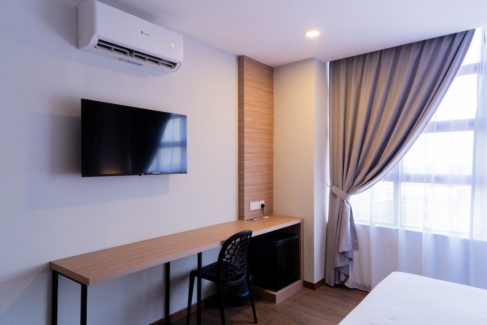 RM Hotel Muar 105/118