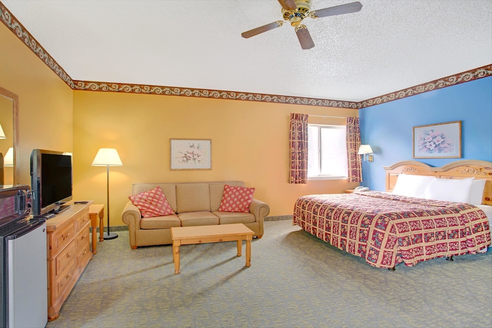 Days Inn By Wyndham Lehi 7/26