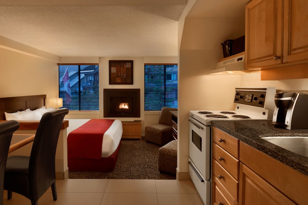 Mountain Side Hotel Whistler By Executive 43/63