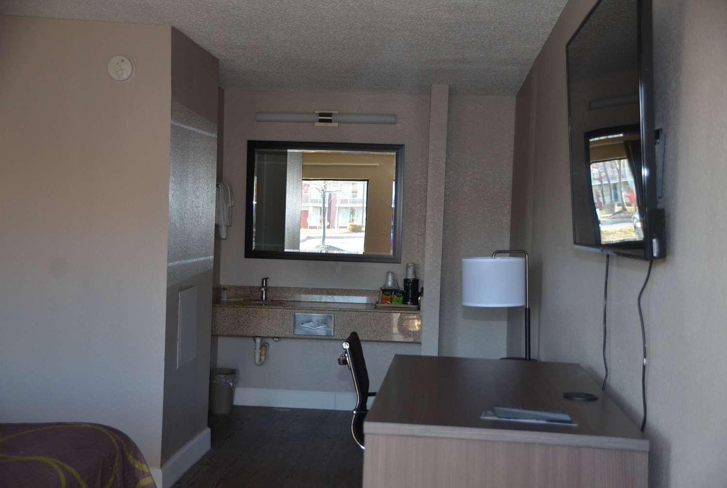Super 8 By Wyndham Fredericksburg 28/28