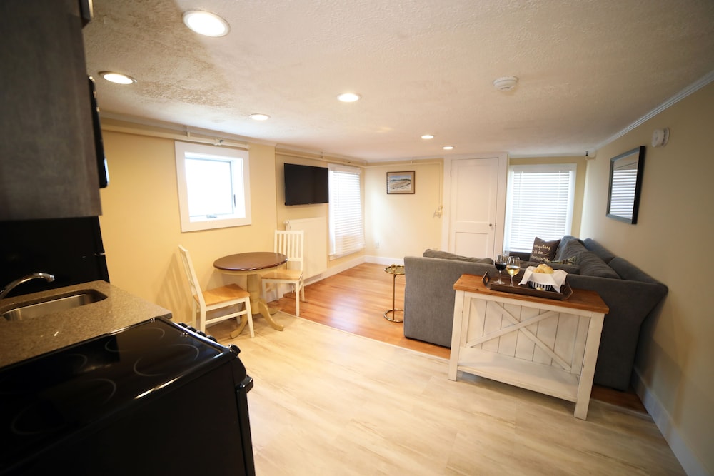 The Kennebunk Inn 3/50