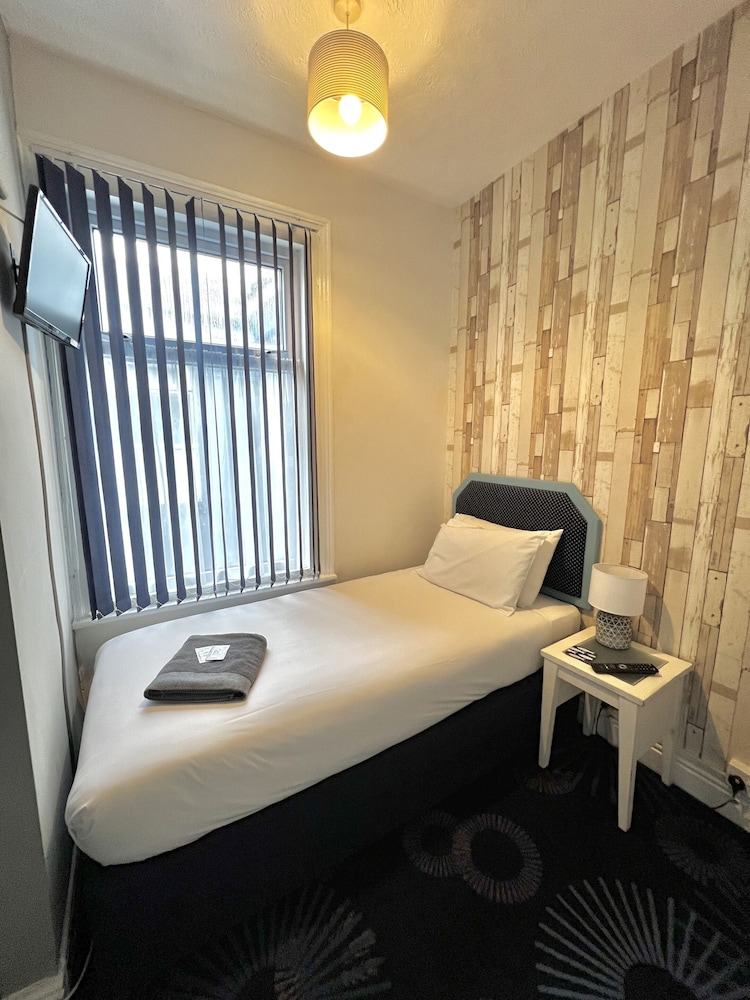 Central Cove Guesthouse 25/49